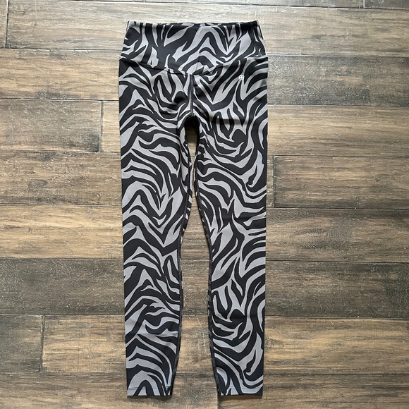 ANINE BING Chic Zebra Sport Legging Sz S NEW - Picture 1 of 5